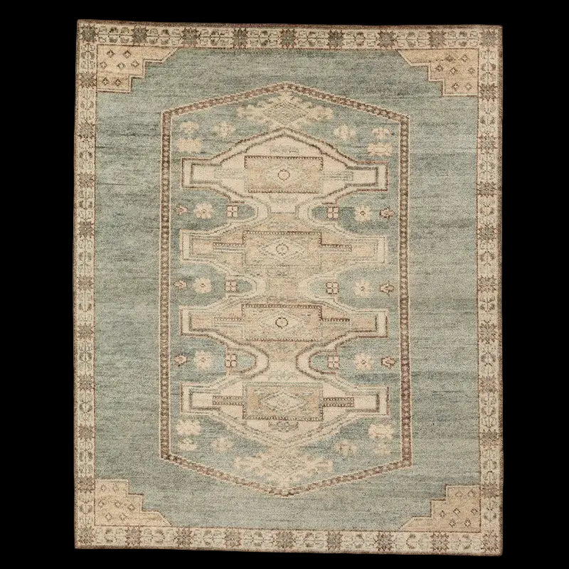 Decorative rug with geometric pattern 