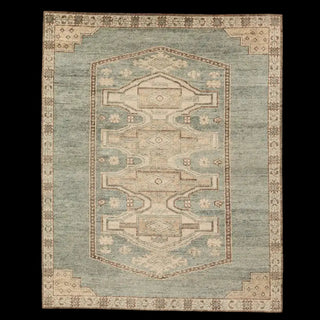 Decorative rug with geometric pattern 