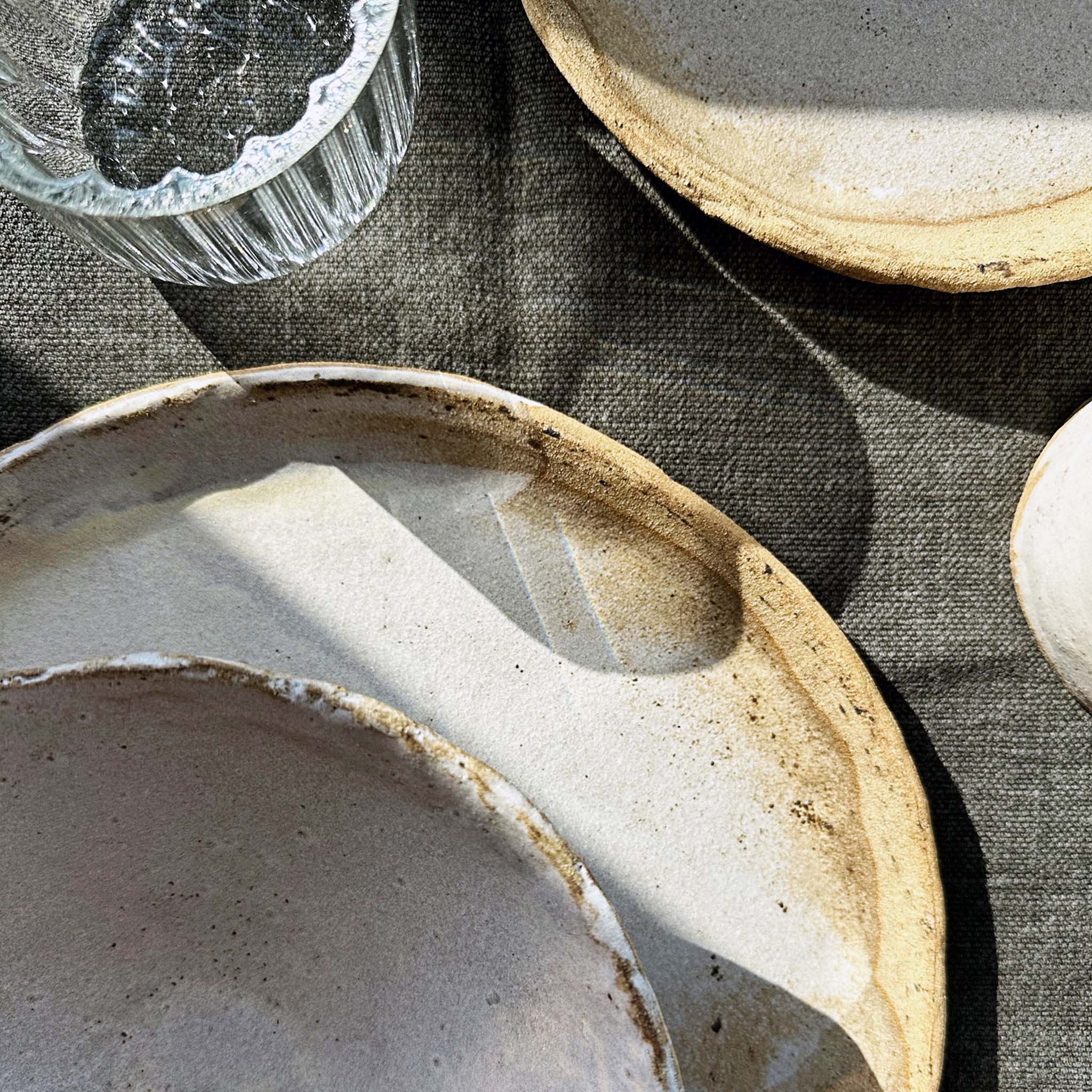 https://elysian-collective.com/cdn/shop/files/elysian-sand-dinnerware-set-3_2048x.jpg?v=1685649885