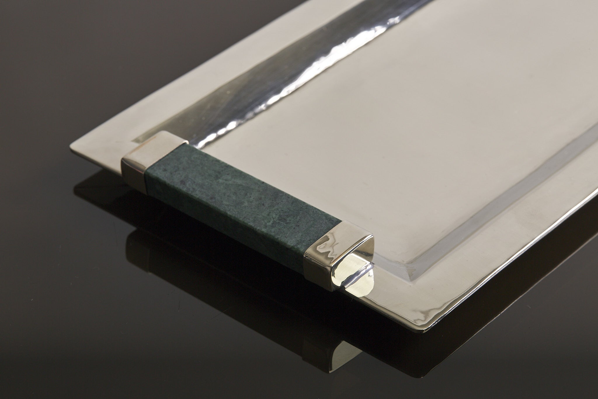 Capa hammered Argentinian alpaca metal tray in rectangular shape featuring green marble handles