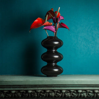elysian collective Wave Form Flower Vase, Black color, by designer Forma Rosa