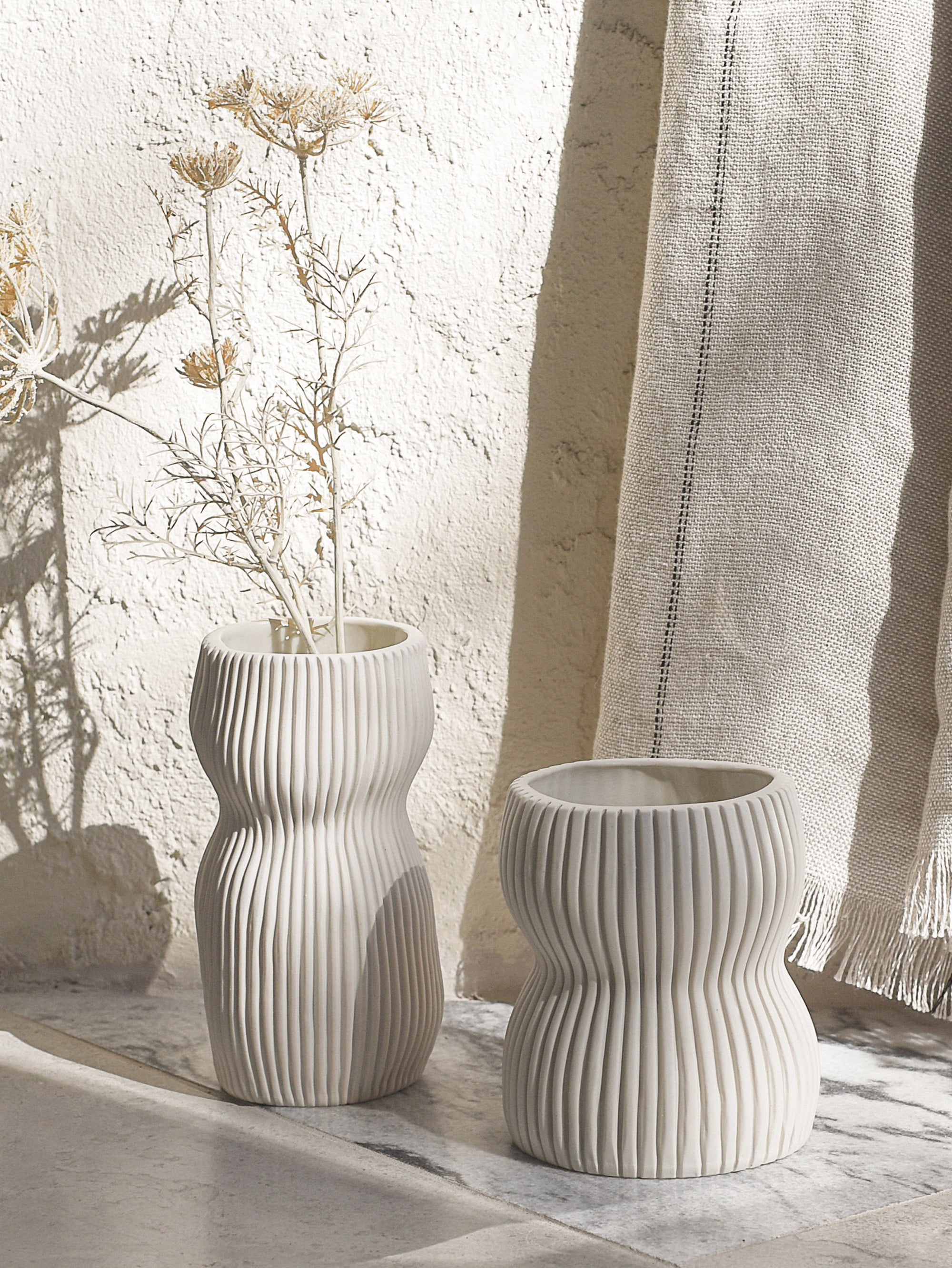 Round Curvy Vase